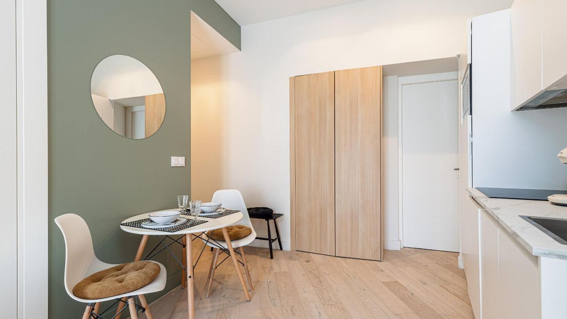 Charming 1 Bdr Nice