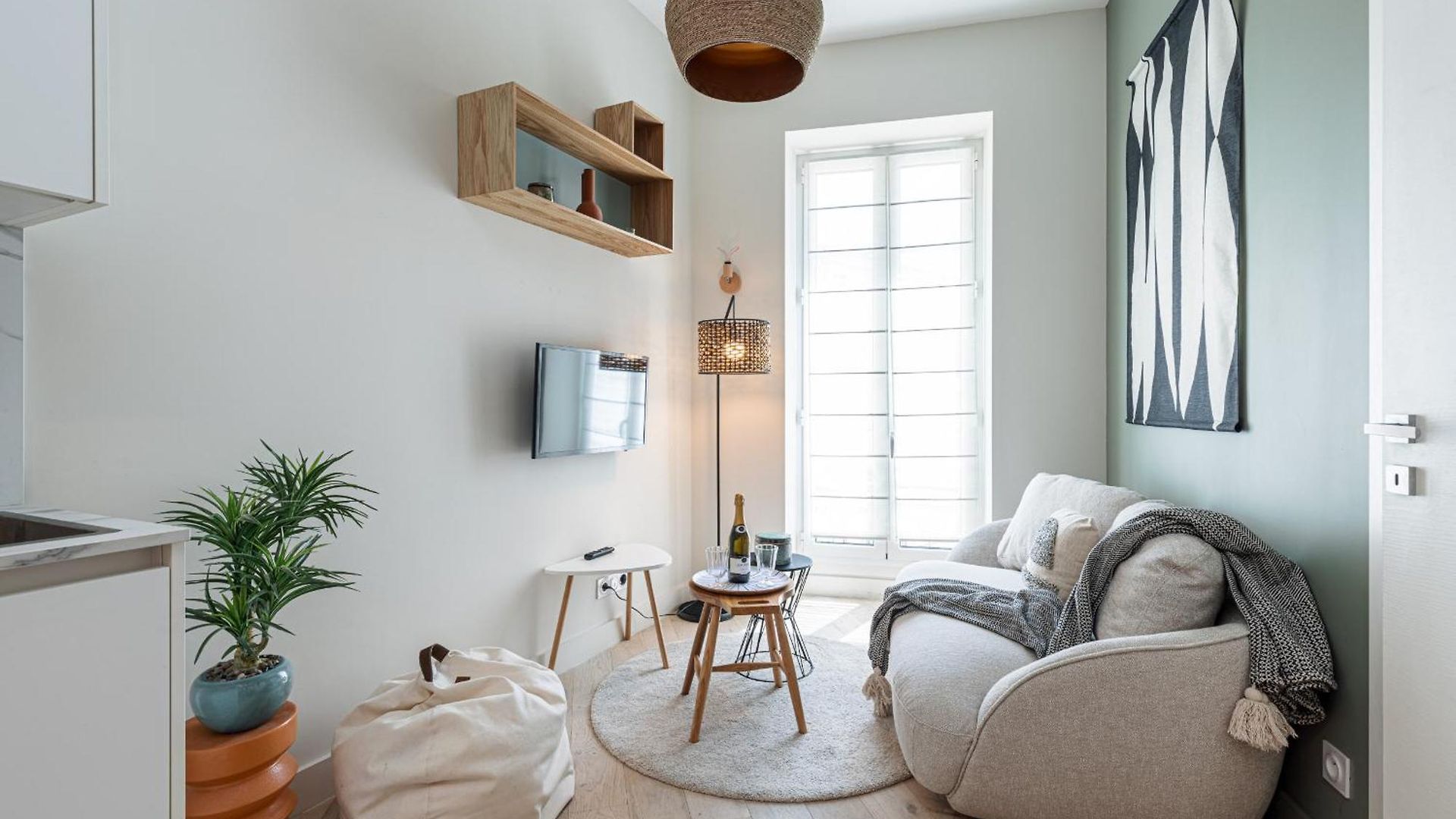 Charming 1 Bdr Apartment