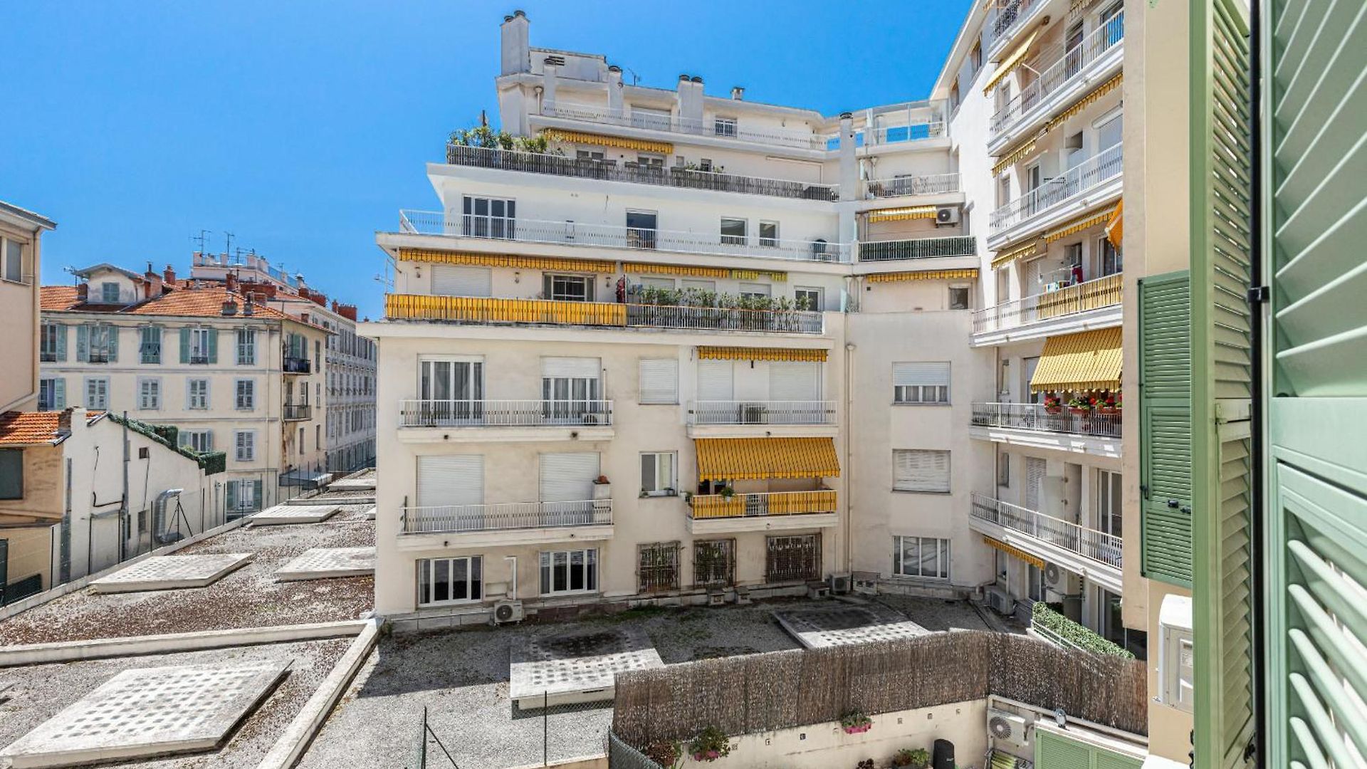 Charming 1 Bdr Apartment *