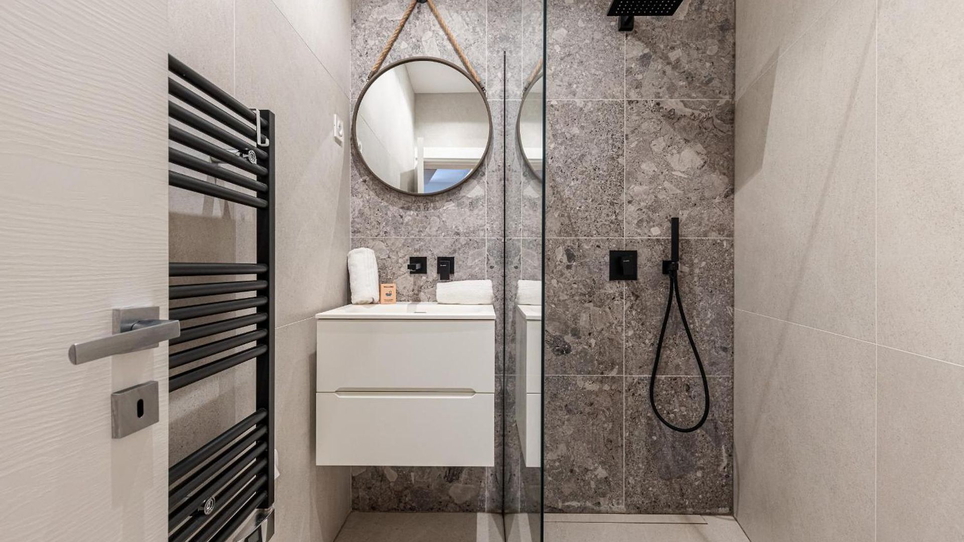 Apartment Charming 1 Bdr Nice