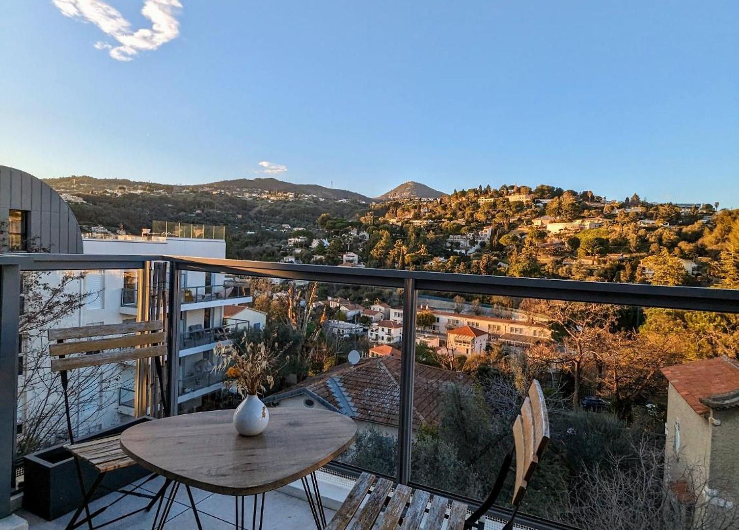 Calme Avec Vue Dégagée * Nice