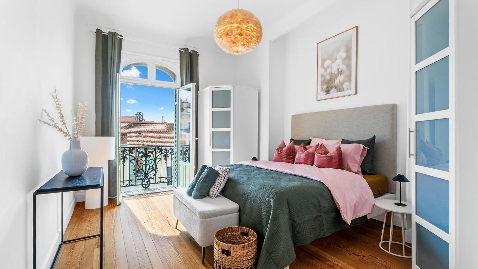 Renting - Foch - Luxury Bourgeois & Design At The Heart Of
