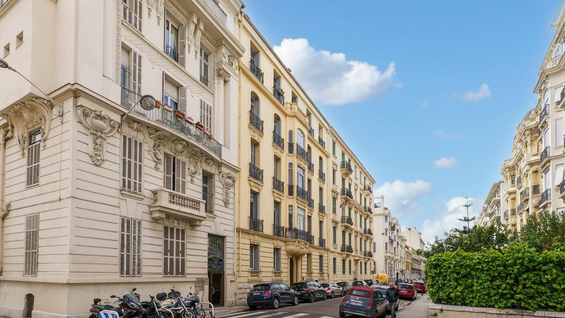 Renting - Foch - Luxury Bourgeois & Design At The Heart Of
