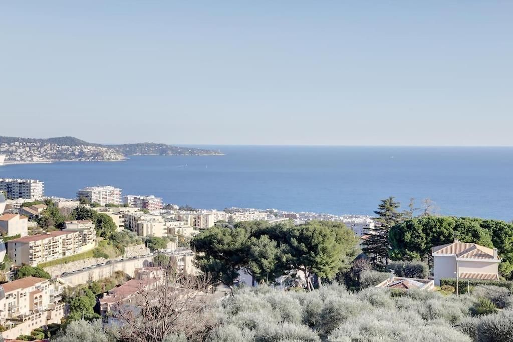 Appartement Pool Large Terrace Parking Air Conditioning 2 Bedrooms *
