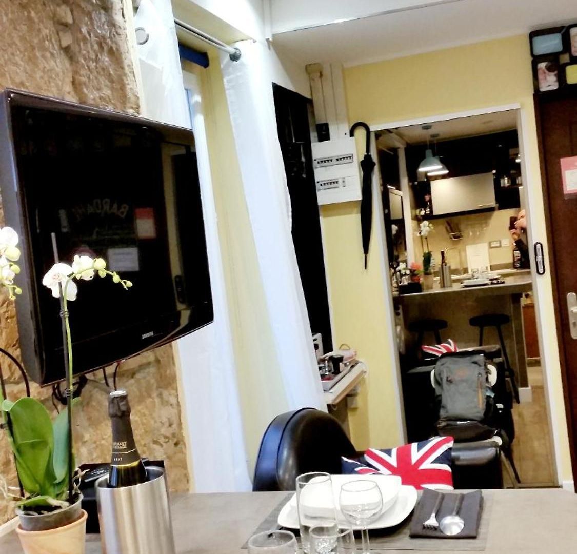 Apartment Bonaparte, Bienvenue Dans Le Quartier Du Port, Le Quartier De Avec Son Ambiance Estivale Qui Respire Les Vacances, Rafraichissement Garantie Pour Arrivee Toute En Douceur Nice