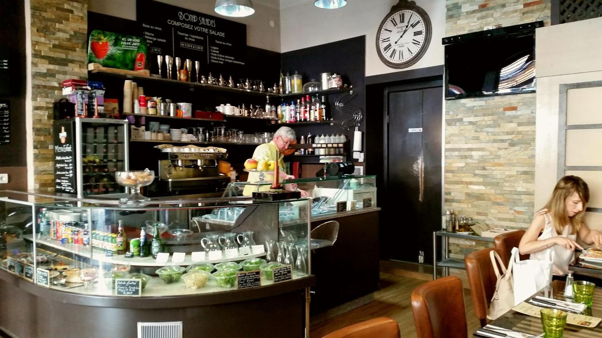 Apartment Bonaparte, Bienvenue Dans Le Quartier Du Port, Le Quartier De Avec Son Ambiance Estivale Qui Respire Les Vacances, Rafraichissement Garantie Pour Arrivee Toute En Douceur Nice