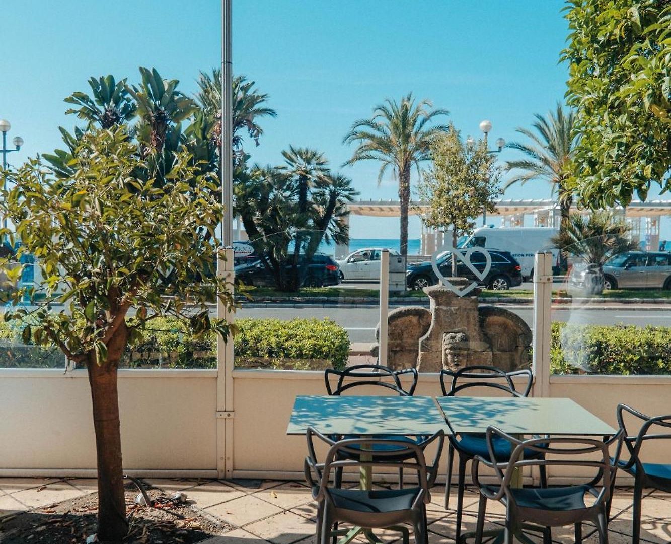 Le Royal Promenade Des Hotel 3*