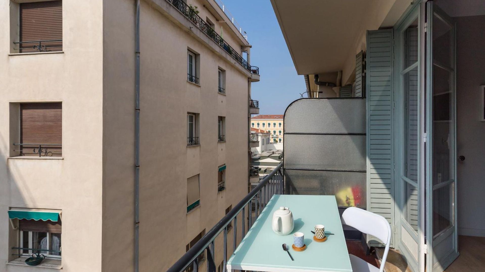 Ultra Large 2 Bdr Near Massena Square Appartement