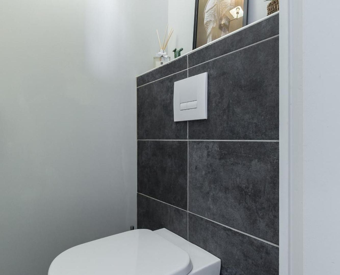 Ultra Large 2 Bdr Near Massena Square