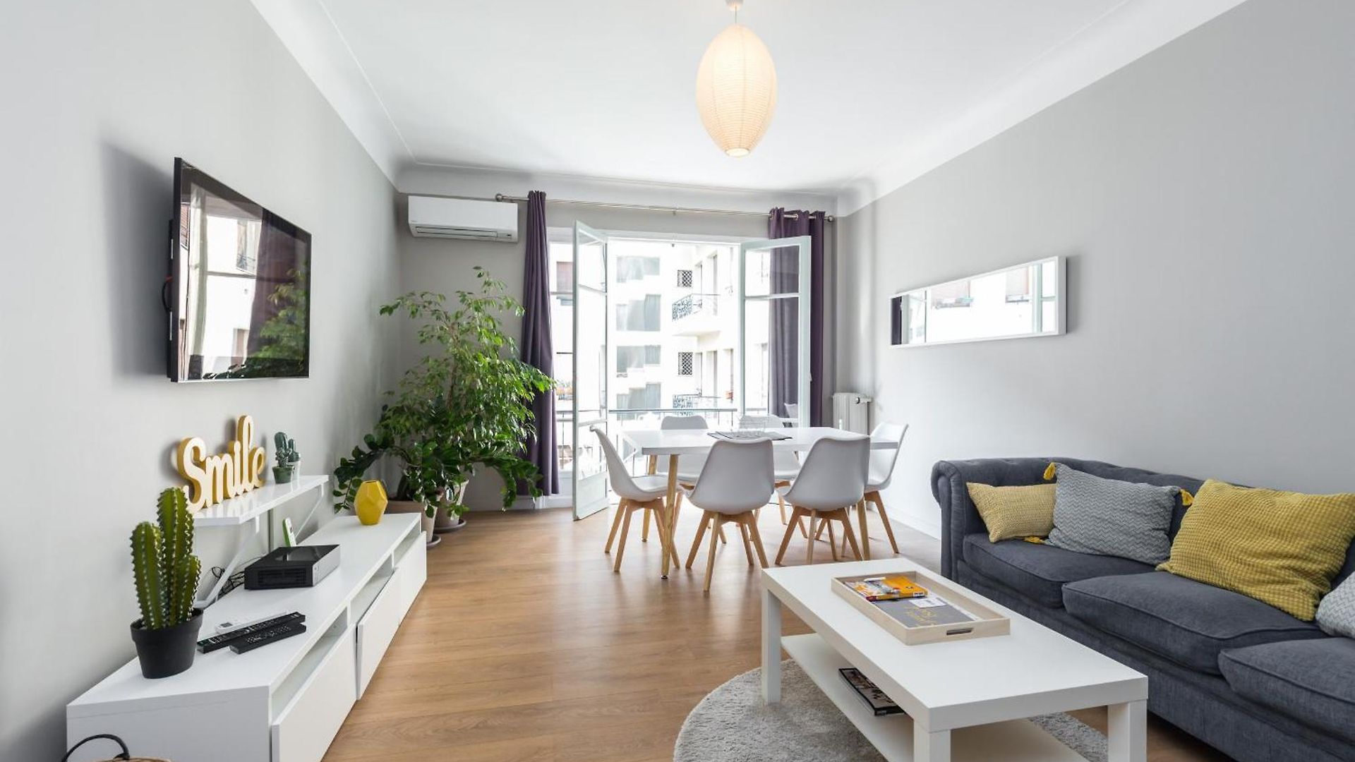 Ultra Large 2 Bdr Near Massena Square *