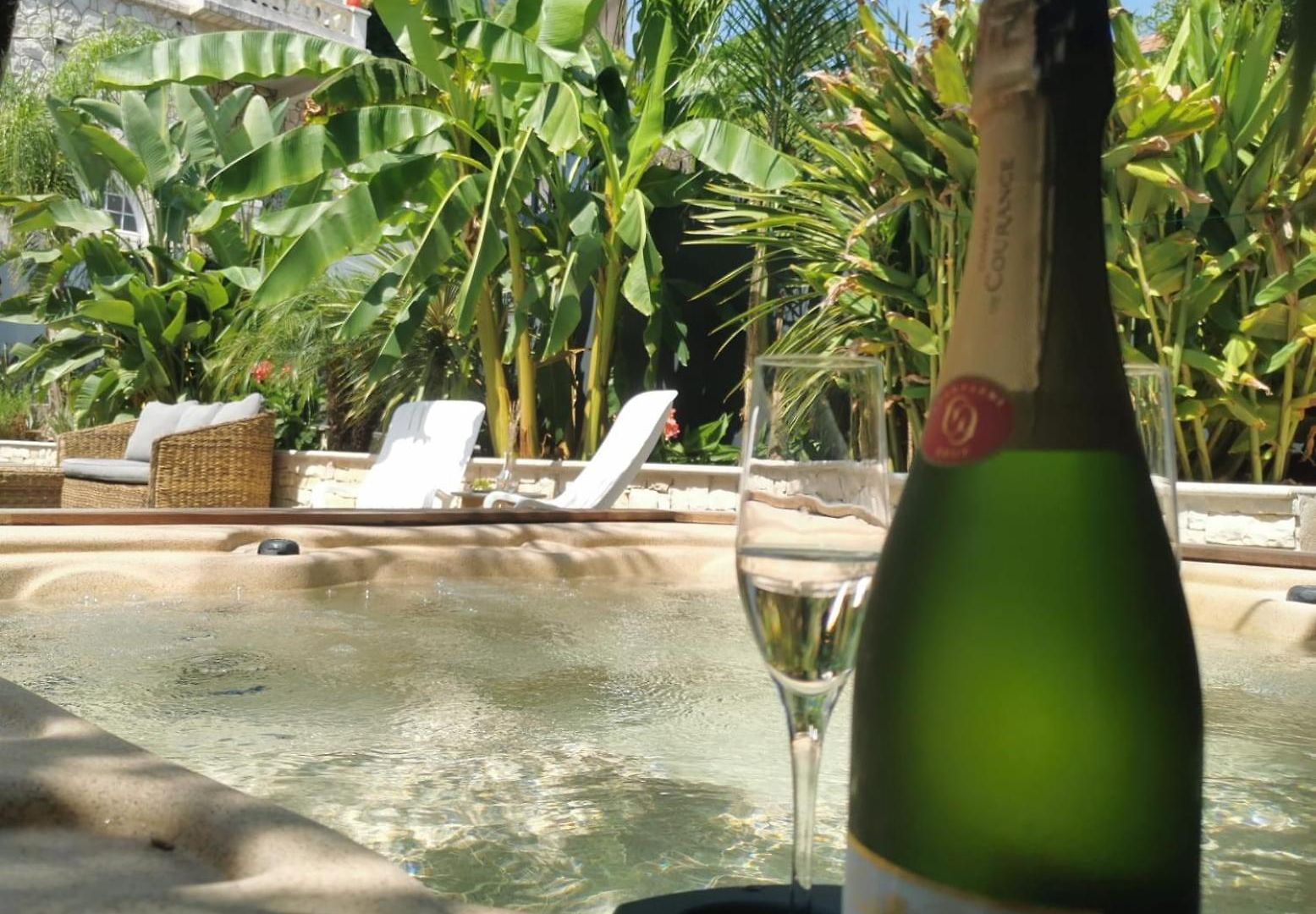 La Petite Niçoise Au Jacuzzi à 3 Min De La