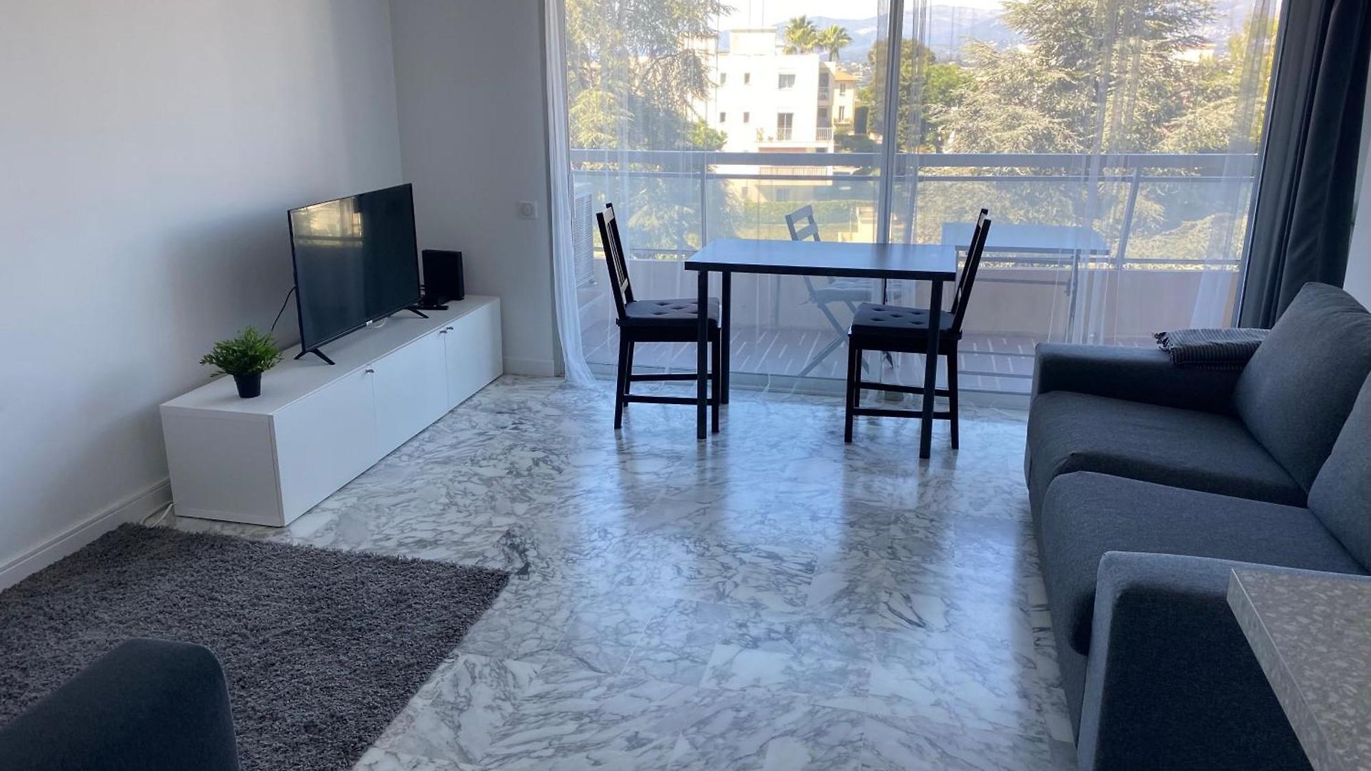 Belles Terres 2 Pieces Au Calme, Piscine, Terrasse * Nice