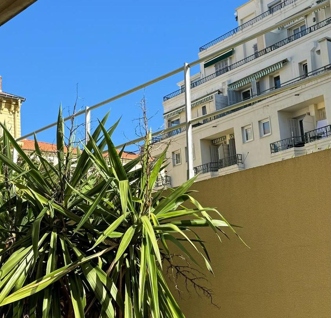 Carré D'or Appartement *