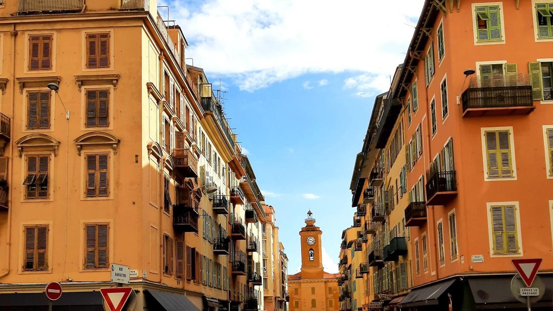Bonaparte, Bienvenue Dans Le Quartier Du Port, Le Quartier De Avec Son Ambiance Estivale Qui Respire Les Vacances, Rafraichissement Garantie Pour Arrivee Toute En Douceur Apartment *