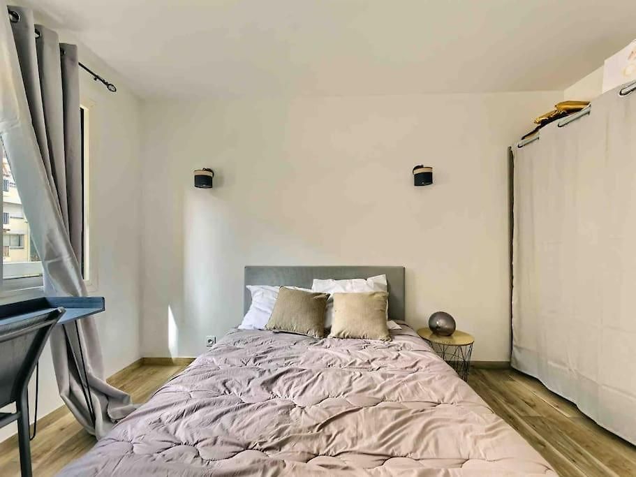Appartement 1 Min To Bedroom Flat With 2 Ac And Parking In Summer