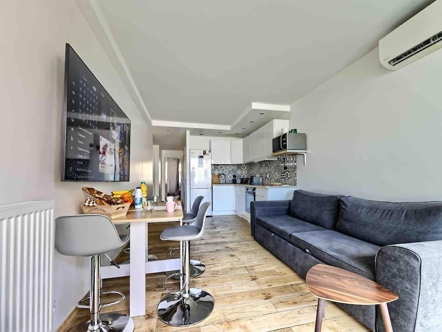 1 Min To Bedroom Flat With 2 Ac And Parking In Summer Appartement *