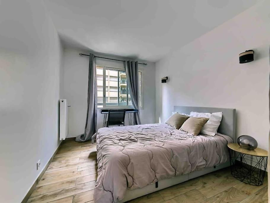 1 Min To Bedroom Flat With 2 Ac And Parking In Summer Appartement *