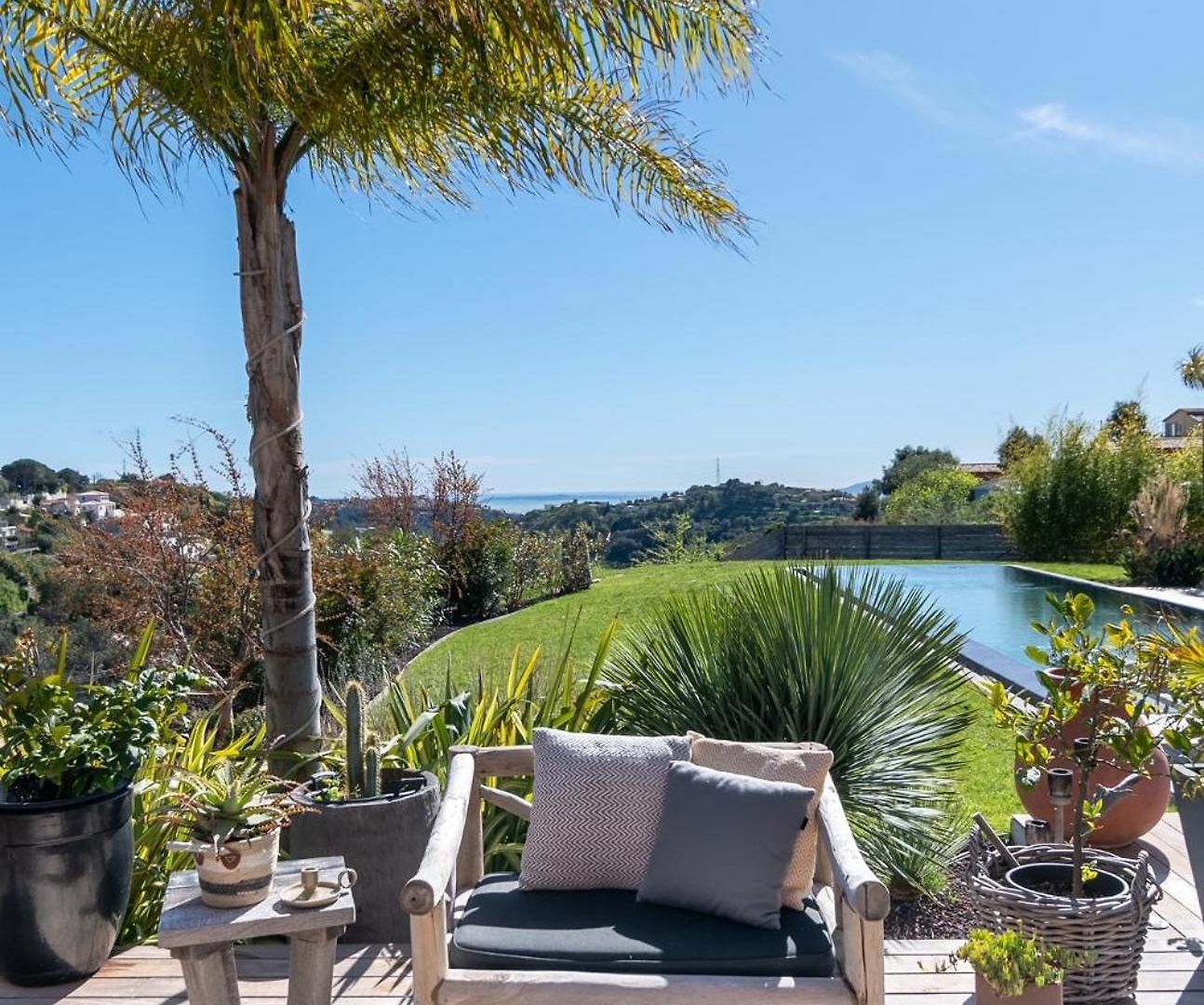 De Luxe Piscine Vue Villa