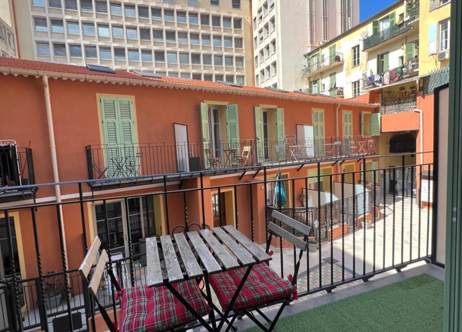 La Cour Du Centre Apartment *