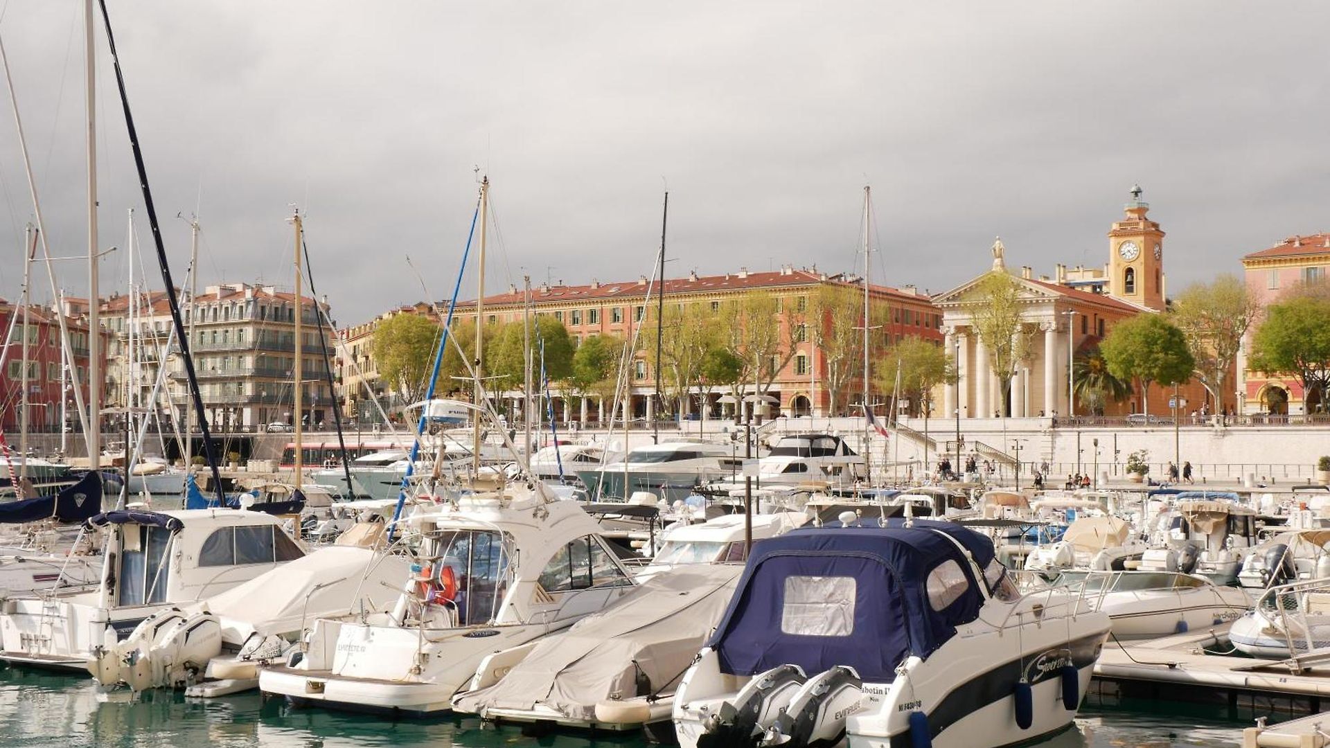 Lovely - Port De Nice