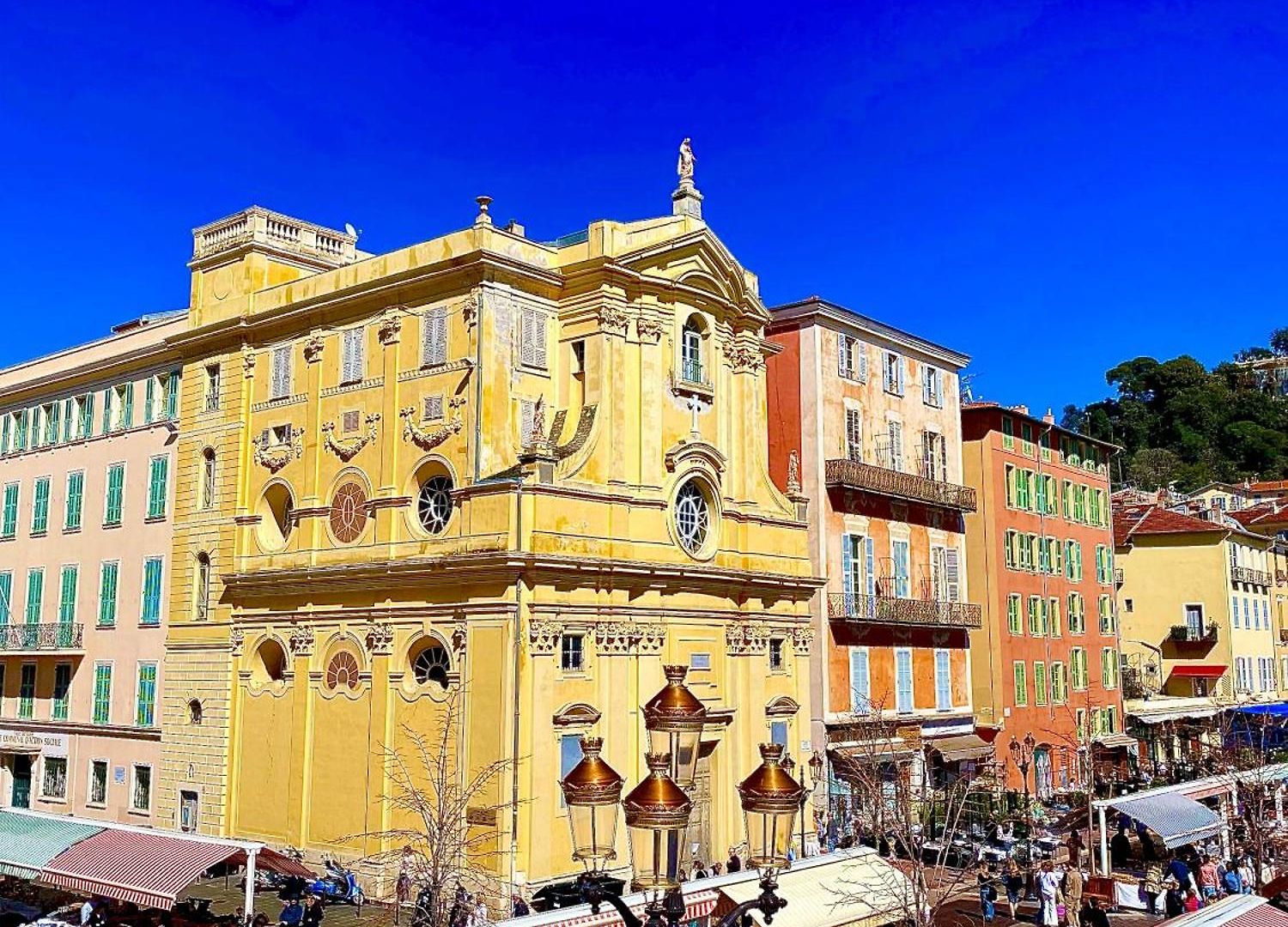 Avec Cinéma à 200m De La Nice