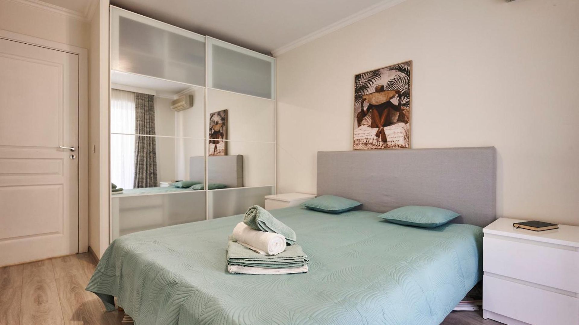 Moderne 2/3 Pieces Pres Du Port Apartment