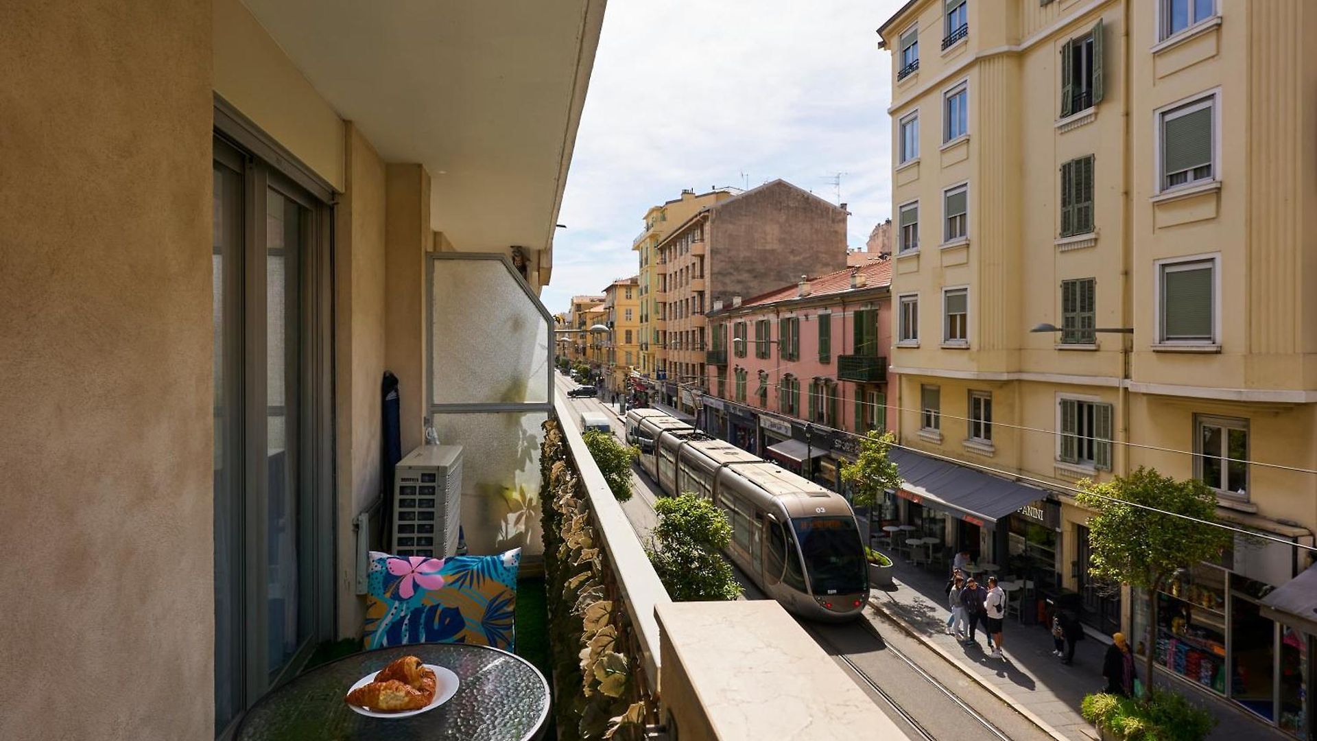 Moderne 2/3 Pieces Pres Du Port Apartment