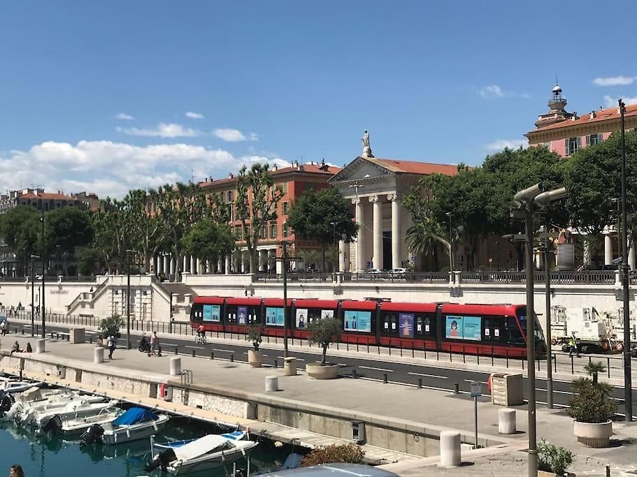 Stylish 4-star Cocoon With Terrace - Port Center