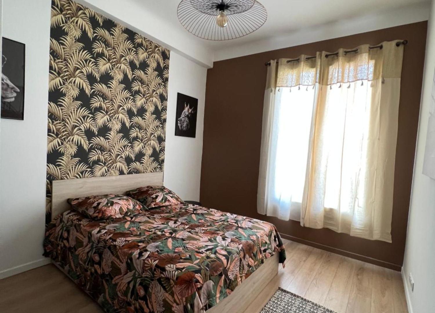 Belle Perle Rare Port De Appartement