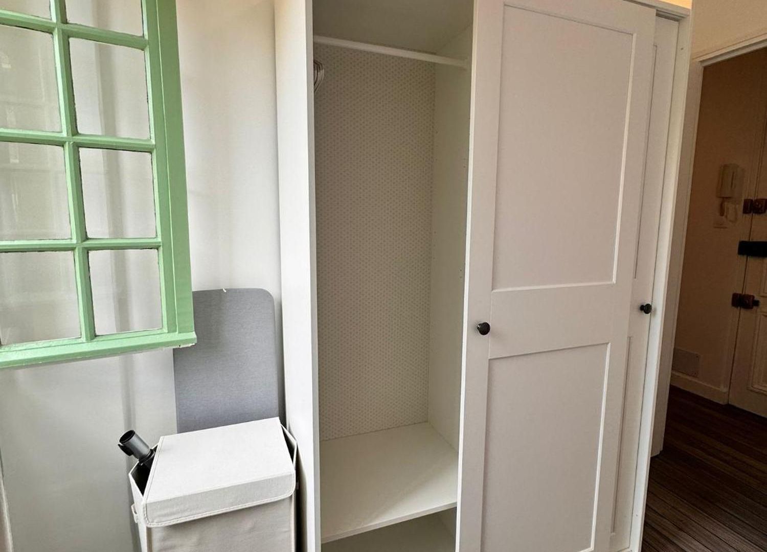 Carre D'or: Very Calm Cozy 2br, With Wi-fi Appartement