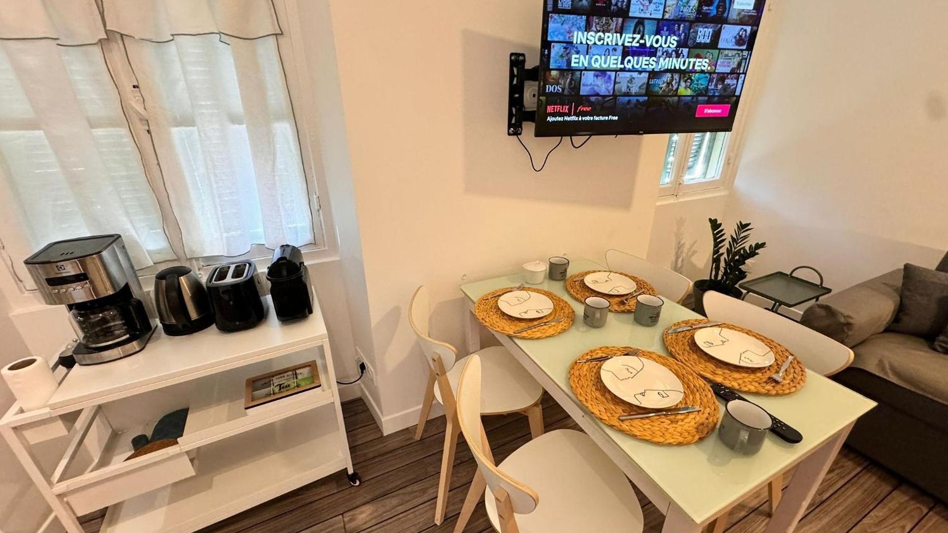 Appartement Carre D'or: Very Calm Cozy 2br, With Wi-fi