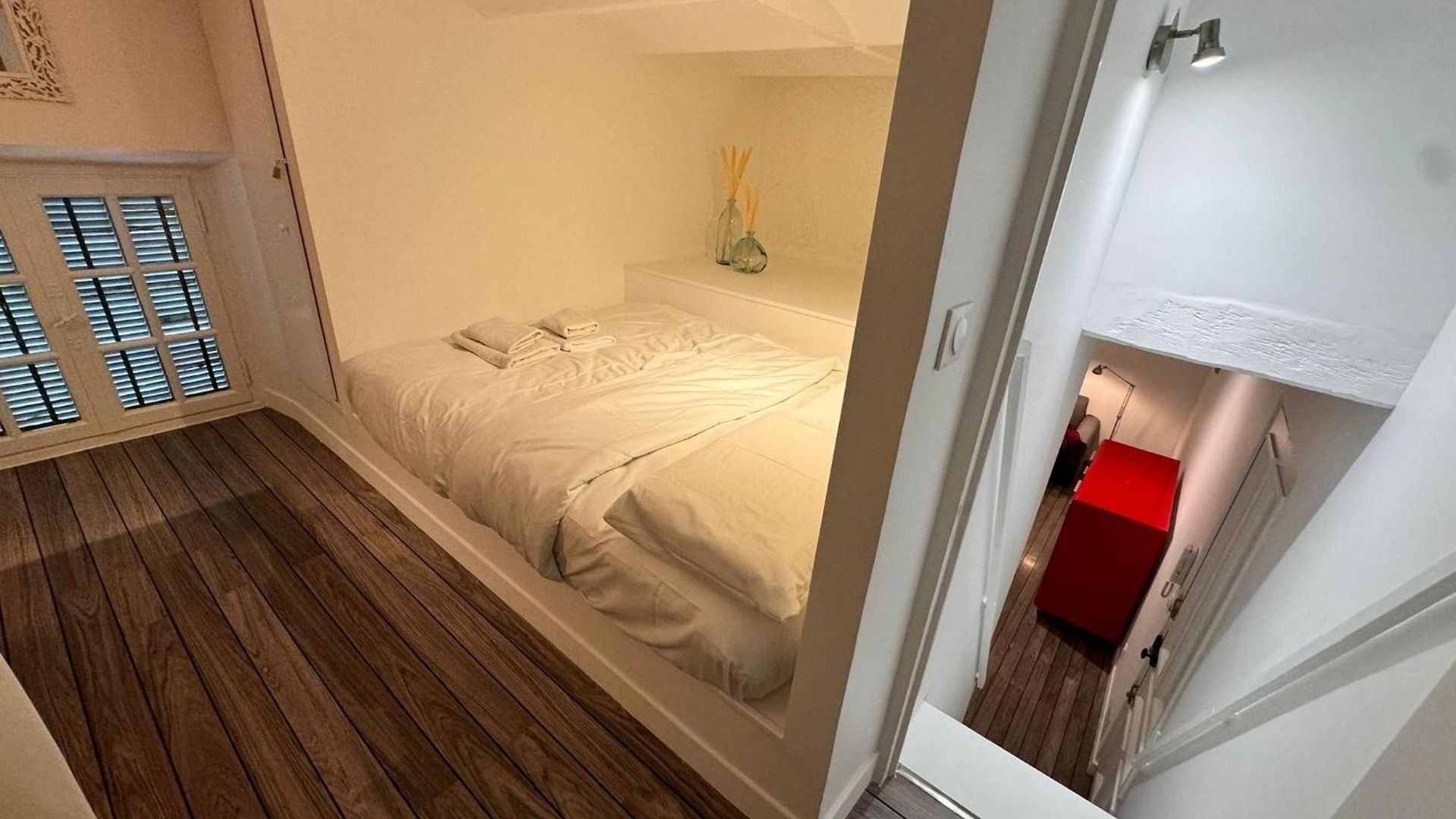 Carre D'or: Very Calm Cozy 2br, With Wi-fi Nice
