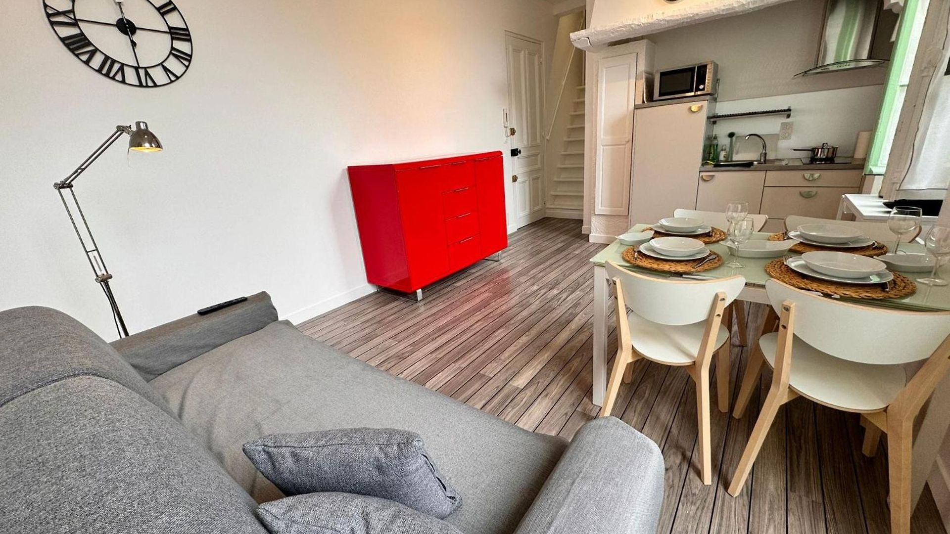 Carre D'or: Very Calm Cozy 2br, With Wi-fi
