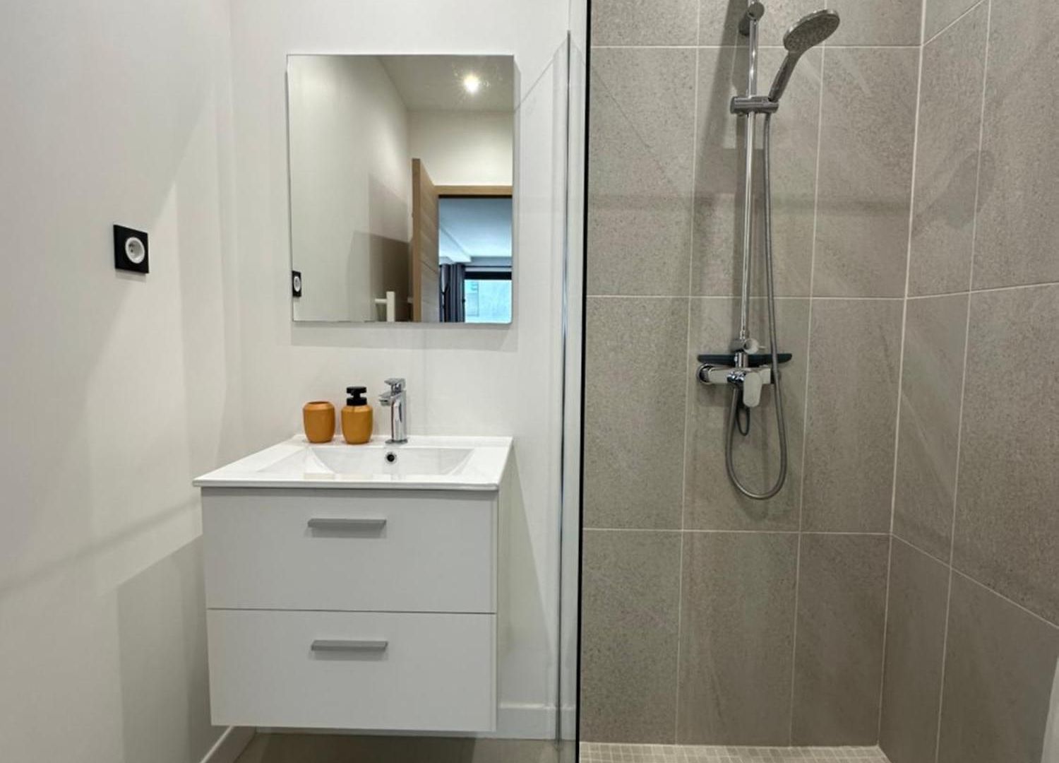Appartement Grand Rénové Proche !