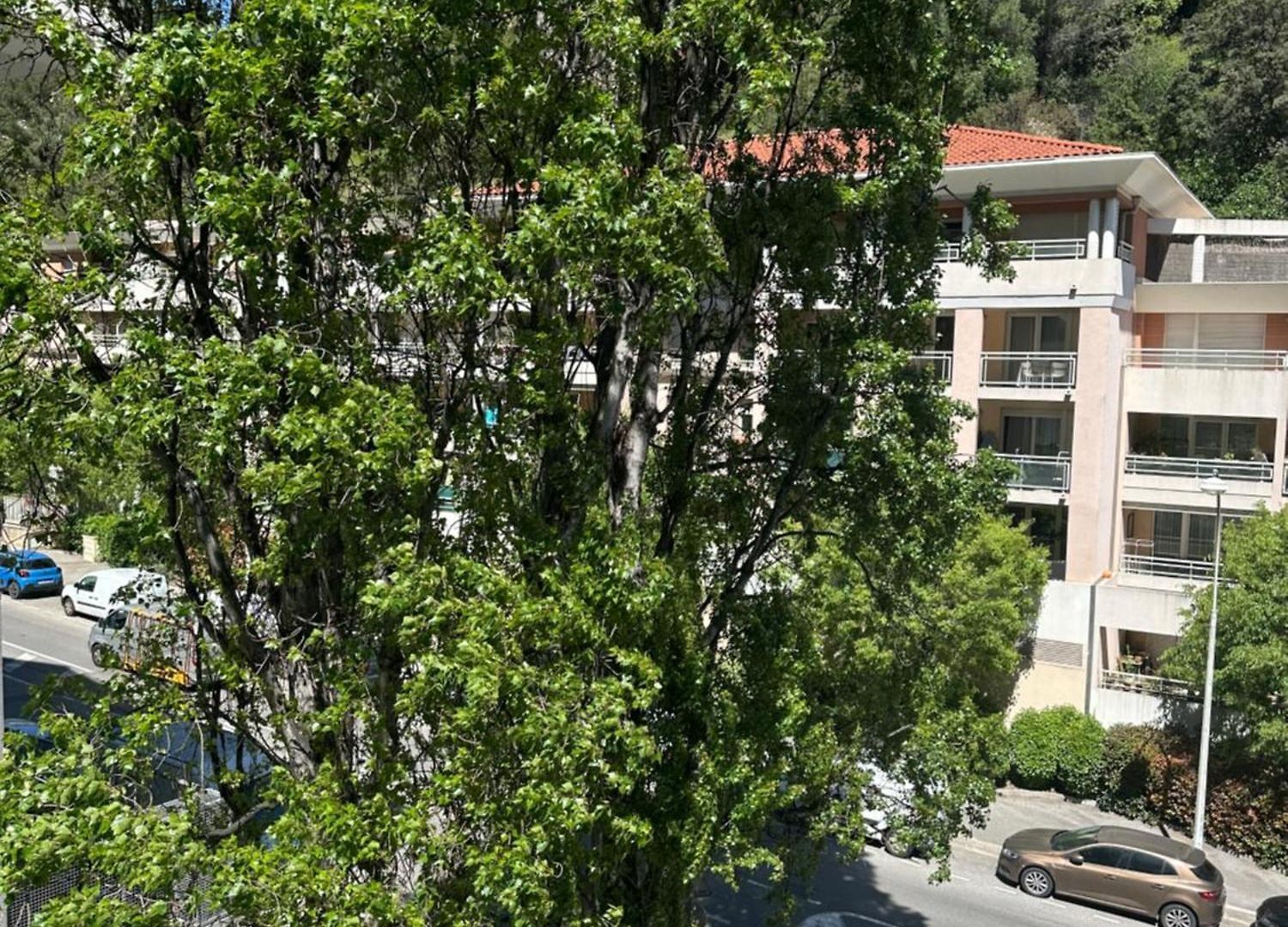 Grand Rénové Proche ! Appartement Nice