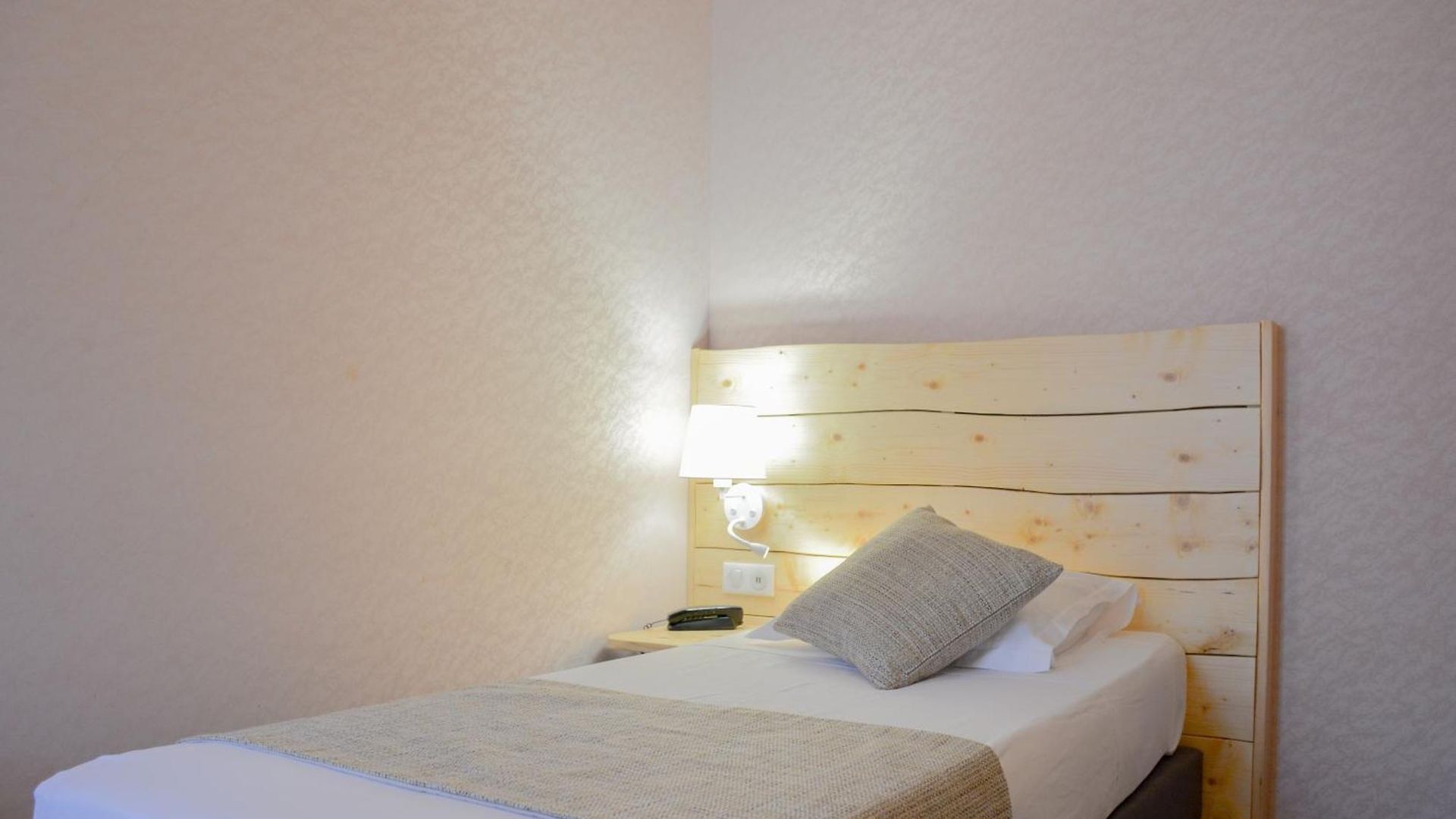 Hotel Busby 3*