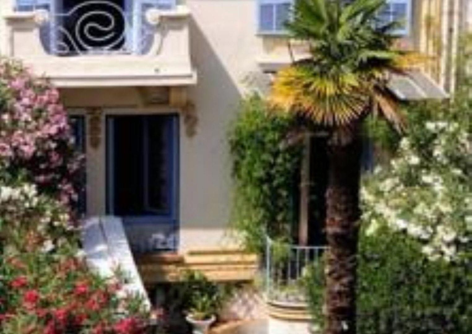 Hotel Saint Hubert 3*