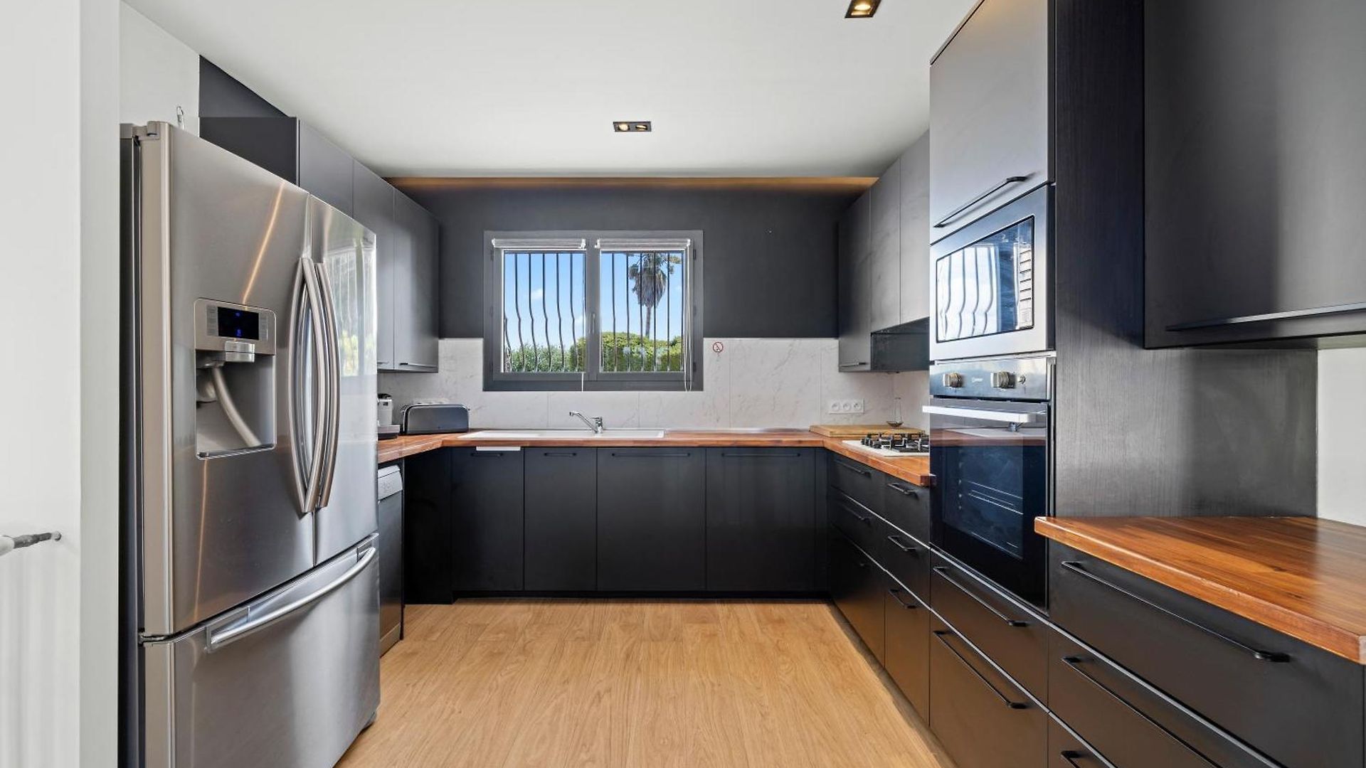 Renting - Bellet - Live A Dream Pool 3 Bedroom Garden Parking