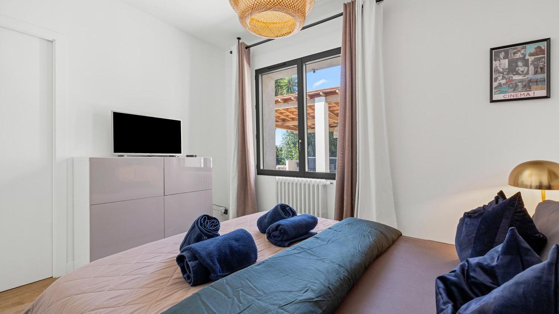 Villa Renting - Bellet - Live A Dream Pool 3 Bedroom Garden Parking *