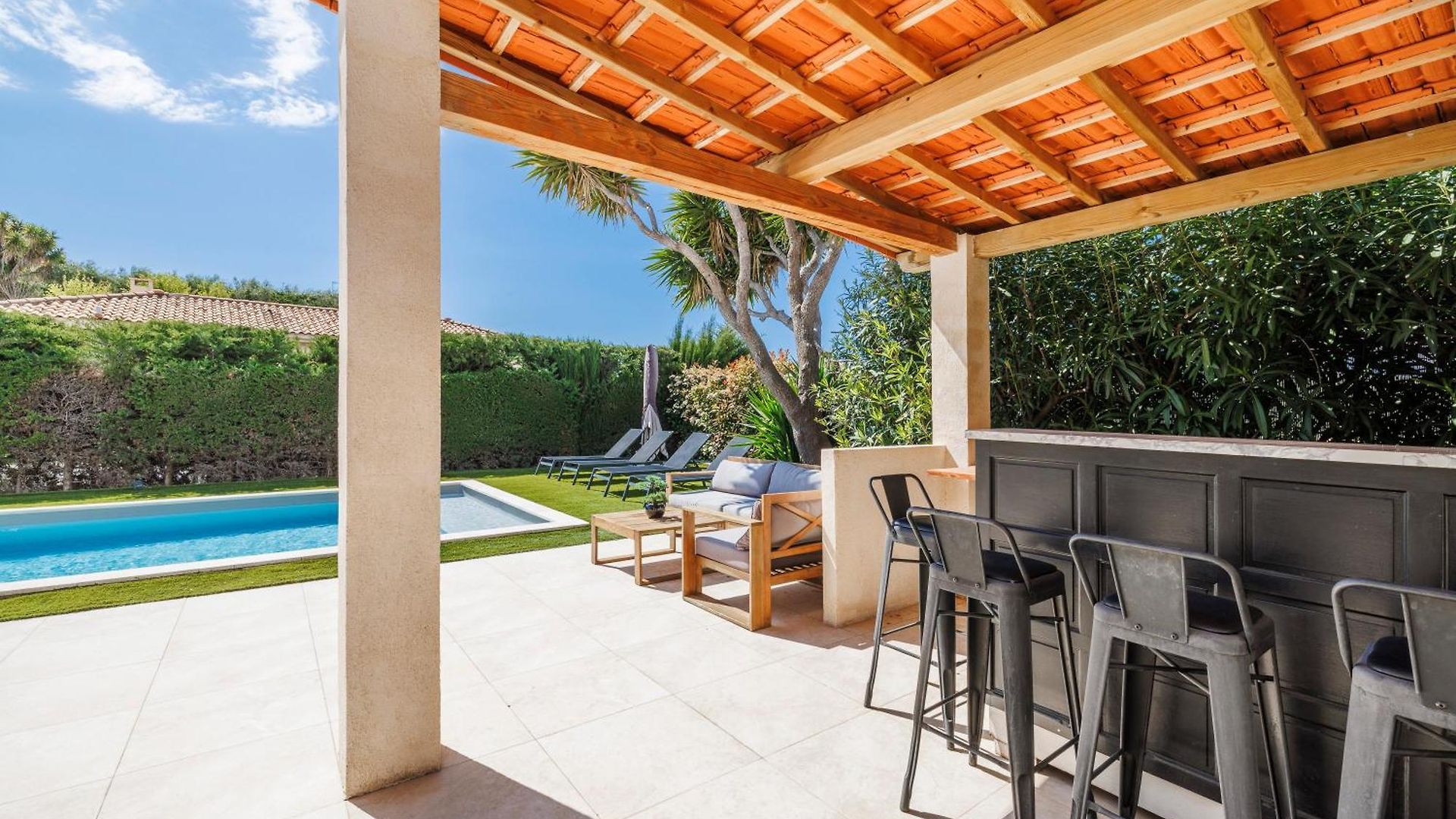 Villa Renting - Bellet - Live A Dream Pool 3 Bedroom Garden Parking *