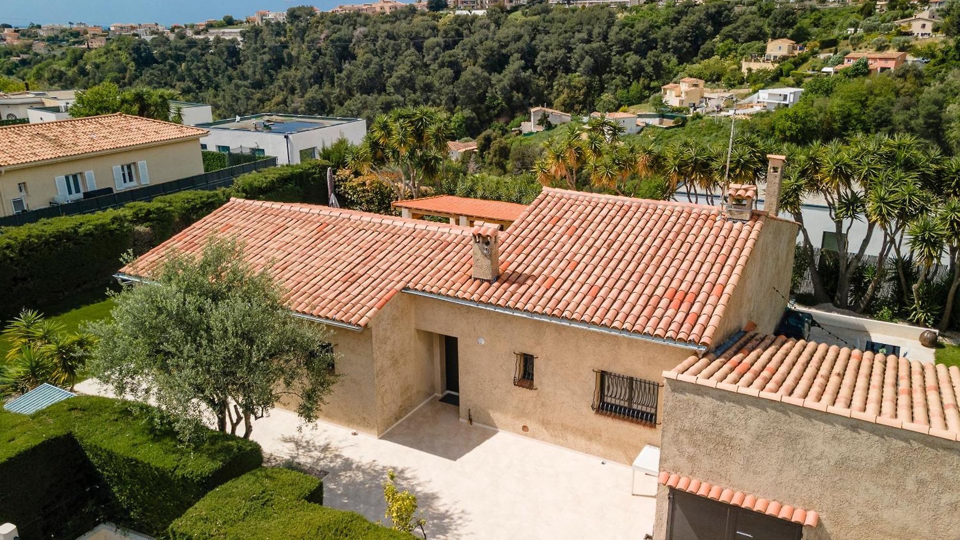 Renting - Bellet - Live A Dream Pool 3 Bedroom Garden Parking Nice