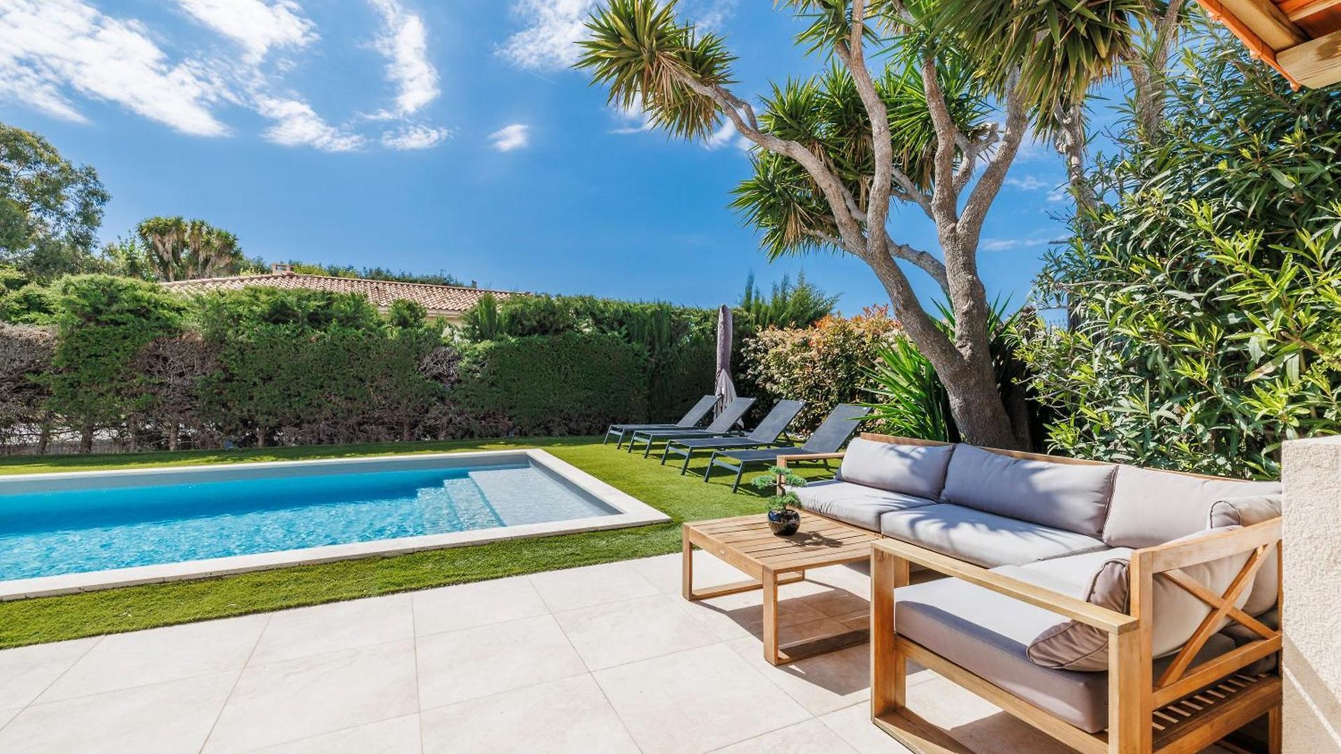 Villa Renting - Bellet - Live A Dream Pool 3 Bedroom Garden Parking *