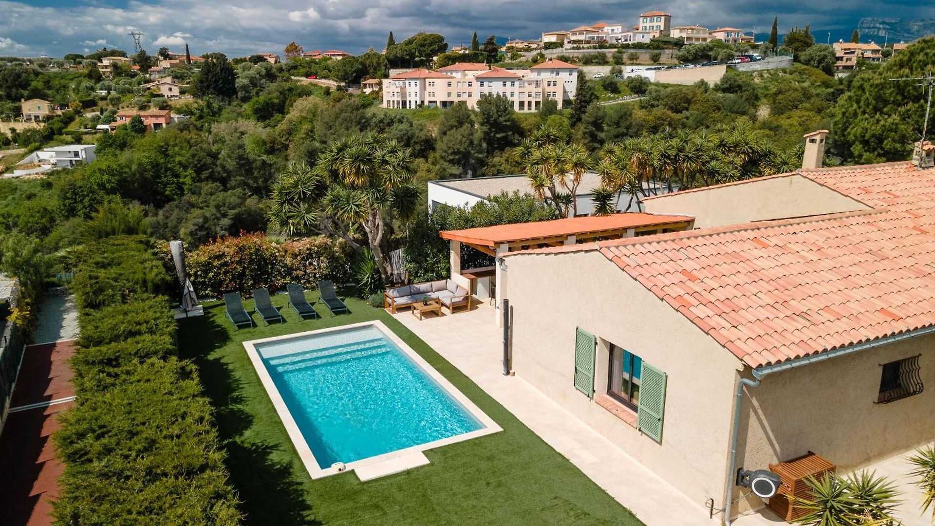 Villa Renting - Bellet - Live A Dream Pool 3 Bedroom Garden Parking *