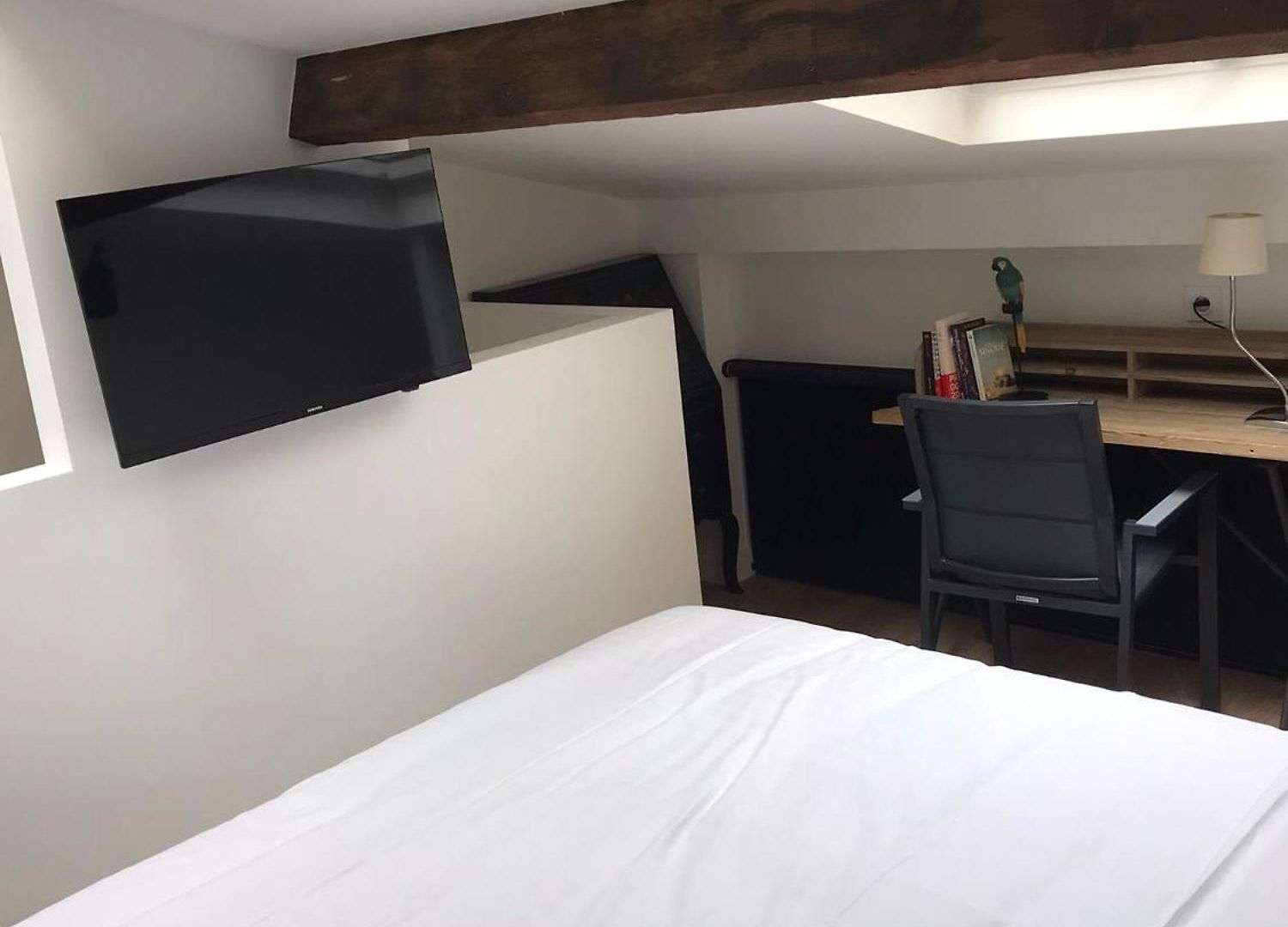 Appartement Atypique Et Merveilleuse Petite Maison En Plein Cœur De Nice, à Proximité De La Et Des Plages