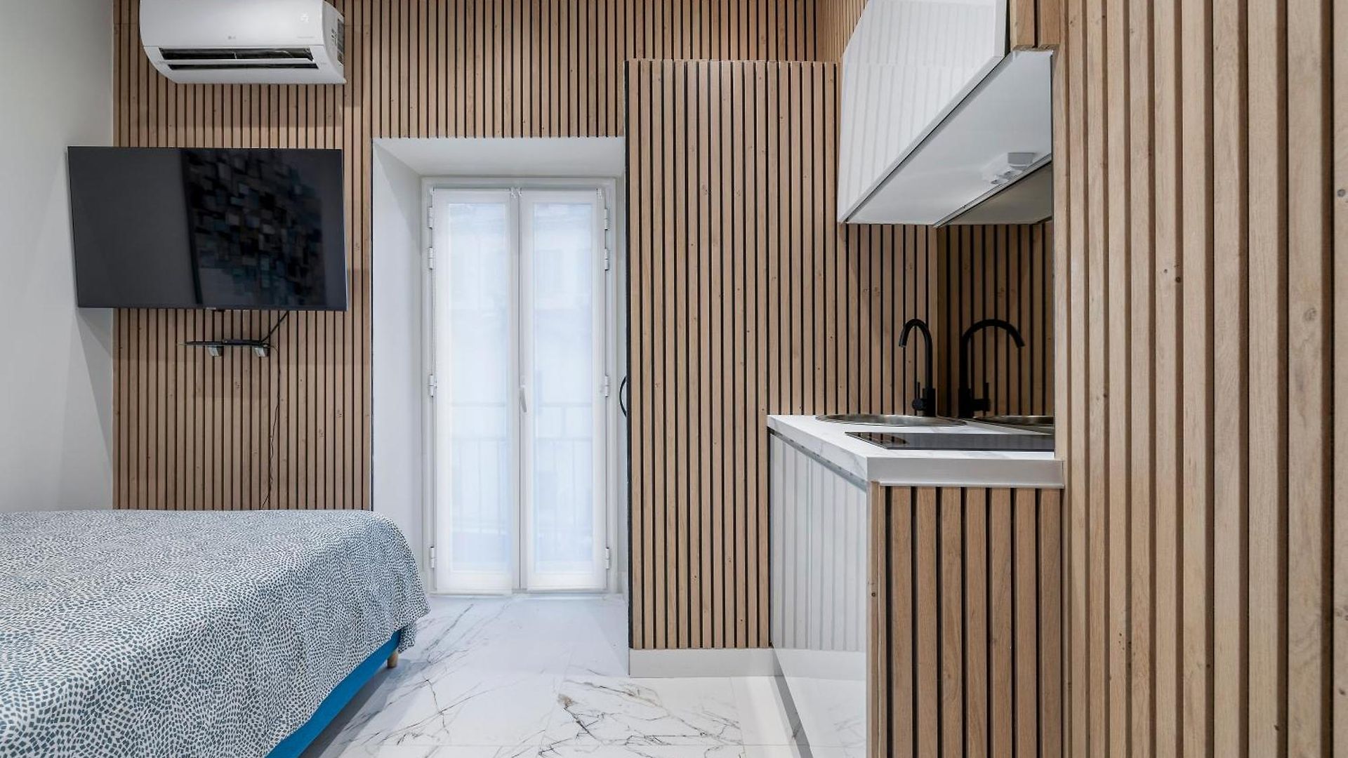 Renting - 5france - Luxe & Comfort Seafront Massena Nice