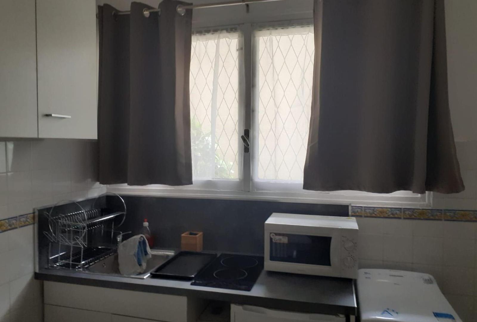 Centre- Small Pied-a-terre Near Beaches Appartement *