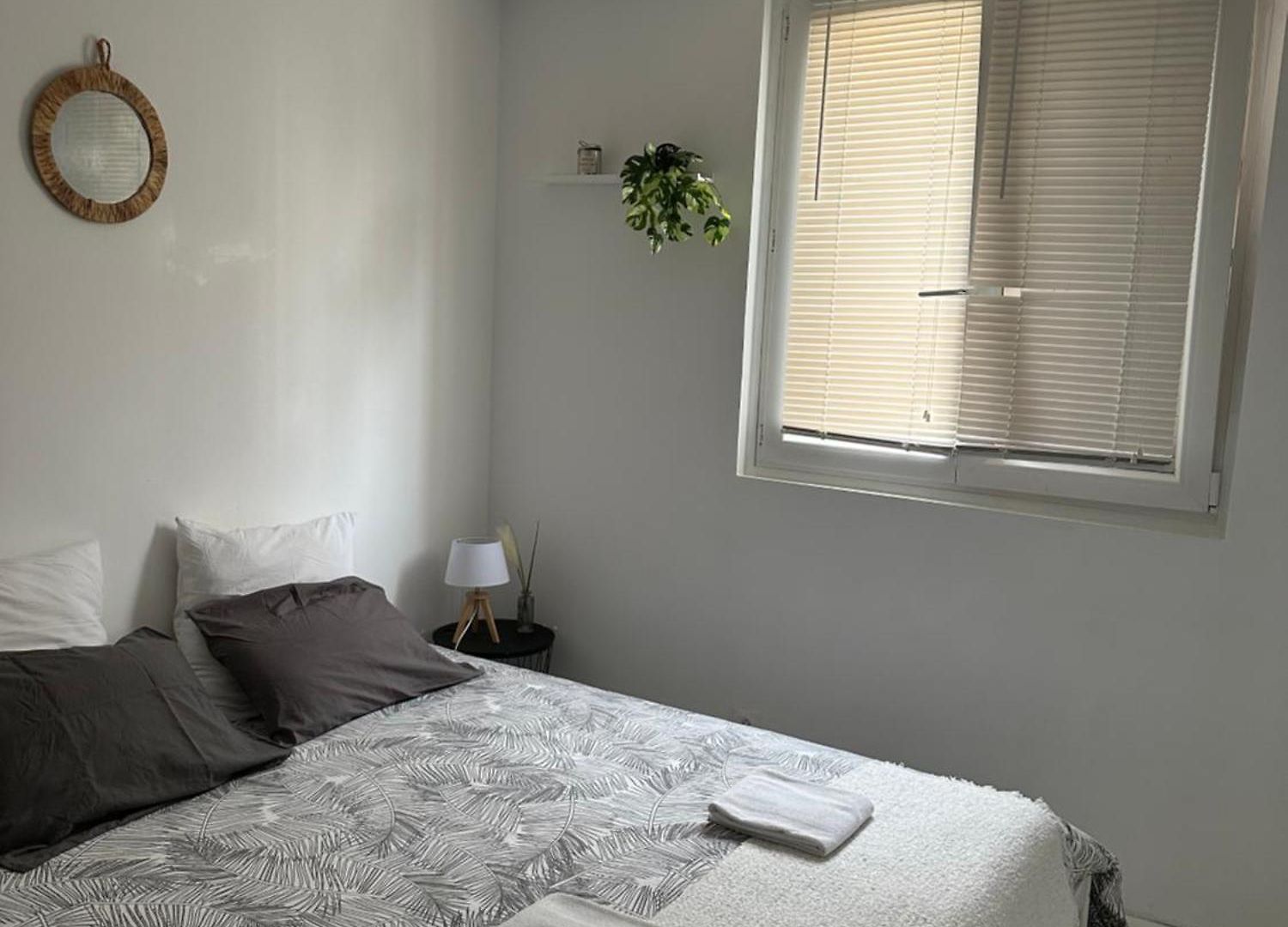 Location In Private Security With Free Parking, 1 Minute From Tramway, 9 Minutes From De Center, Accessible Transports * Nice