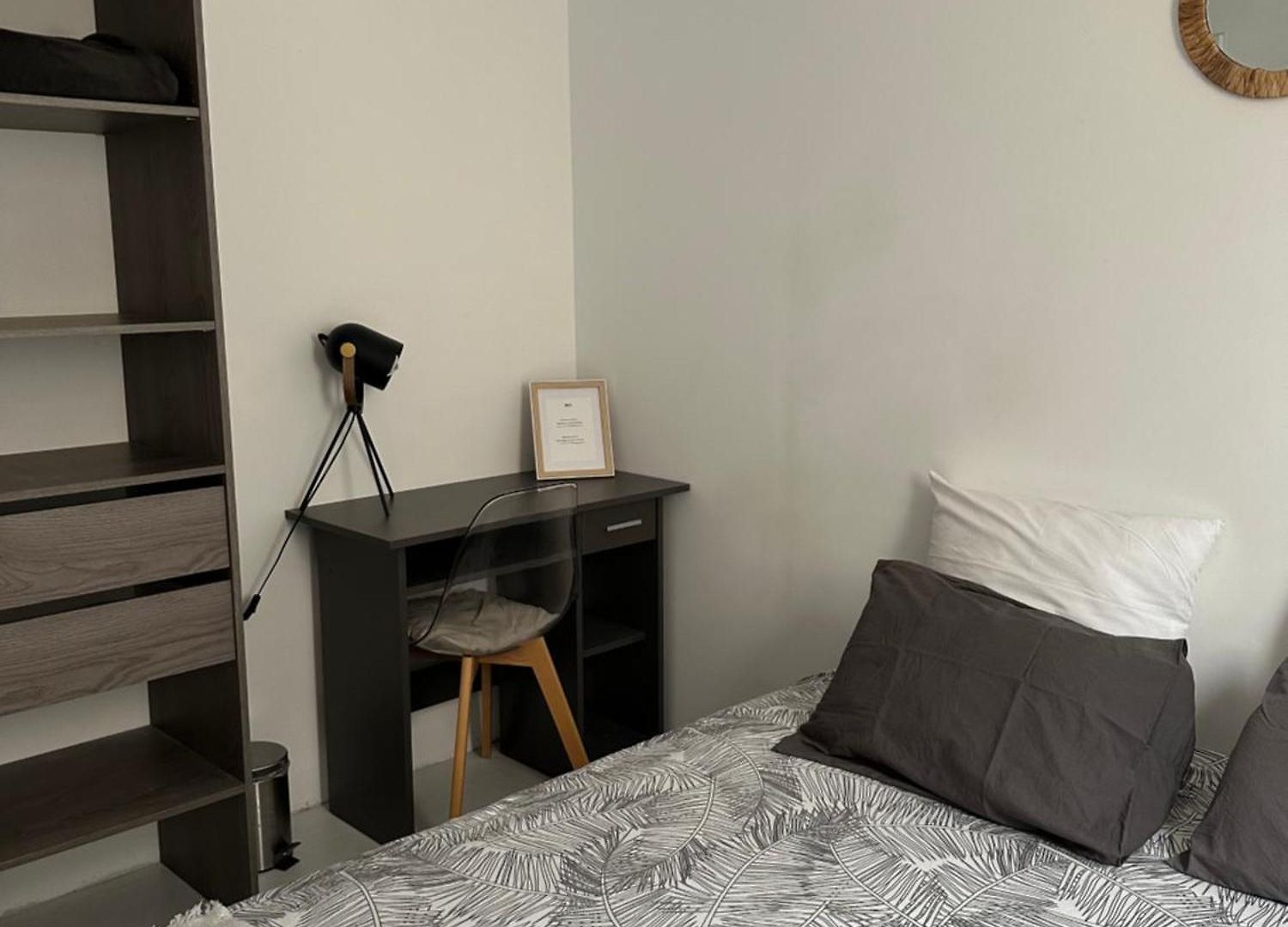 Location In Private Security With Free Parking, 1 Minute From Tramway, 9 Minutes From De Center, Accessible Transports * Nice