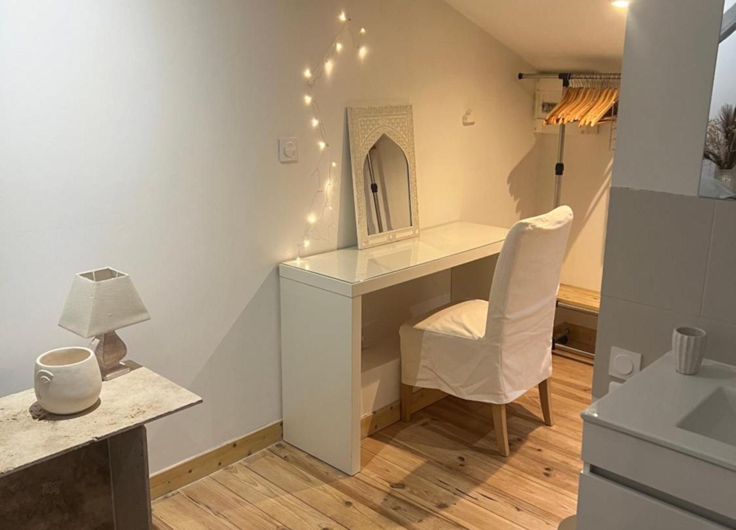 Appartement Duplex Quatre Pièces Avec Extérieur Déco Atypique - à 5 Minutes De La Nice