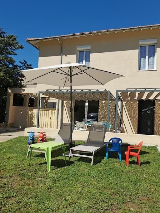 Maison 6 Personnes Avec Jardin Et Parking Privé Villa *